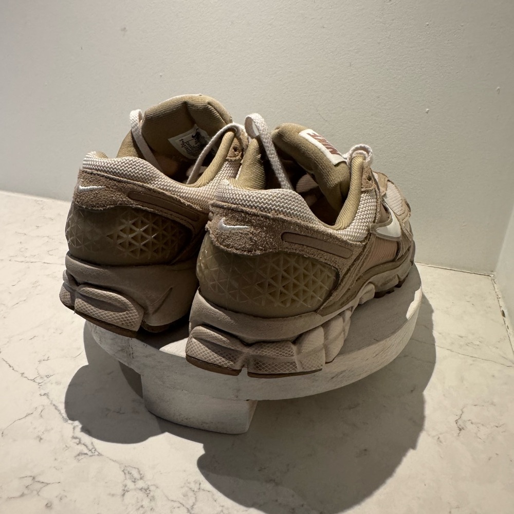 Nike Air Zoom Vomero 5 - Khaki Sesame - kids - size 4 - Picture 14 of 15